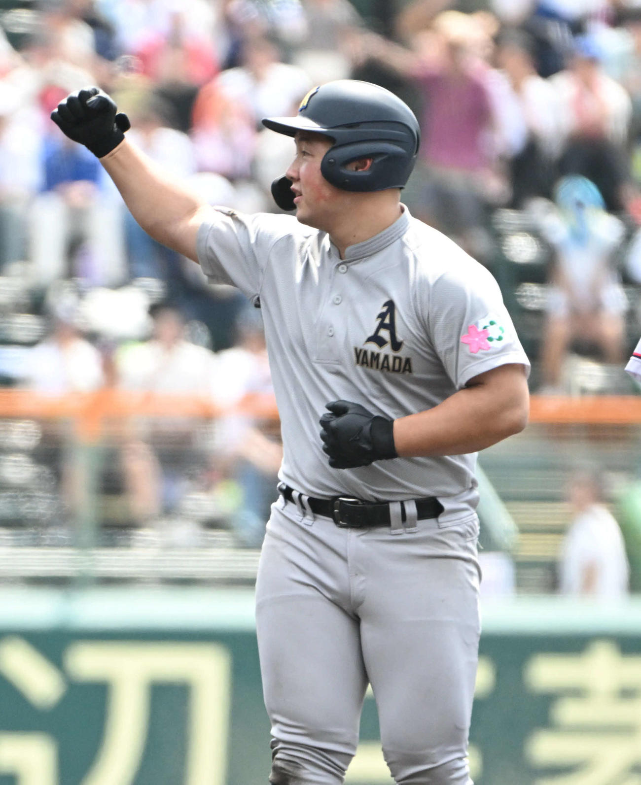 京都国際対青森山田　1回裏青森山田1死一、二塁、原田純希は先制の右適時打を放つ（撮影・石井愛子）