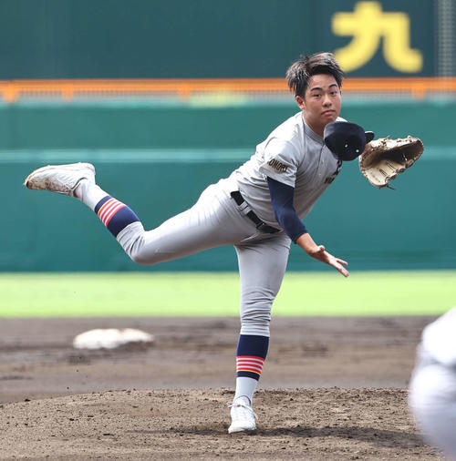 京都国際対青森山田　青森山田先発の下山大昂（撮影・上田博志）