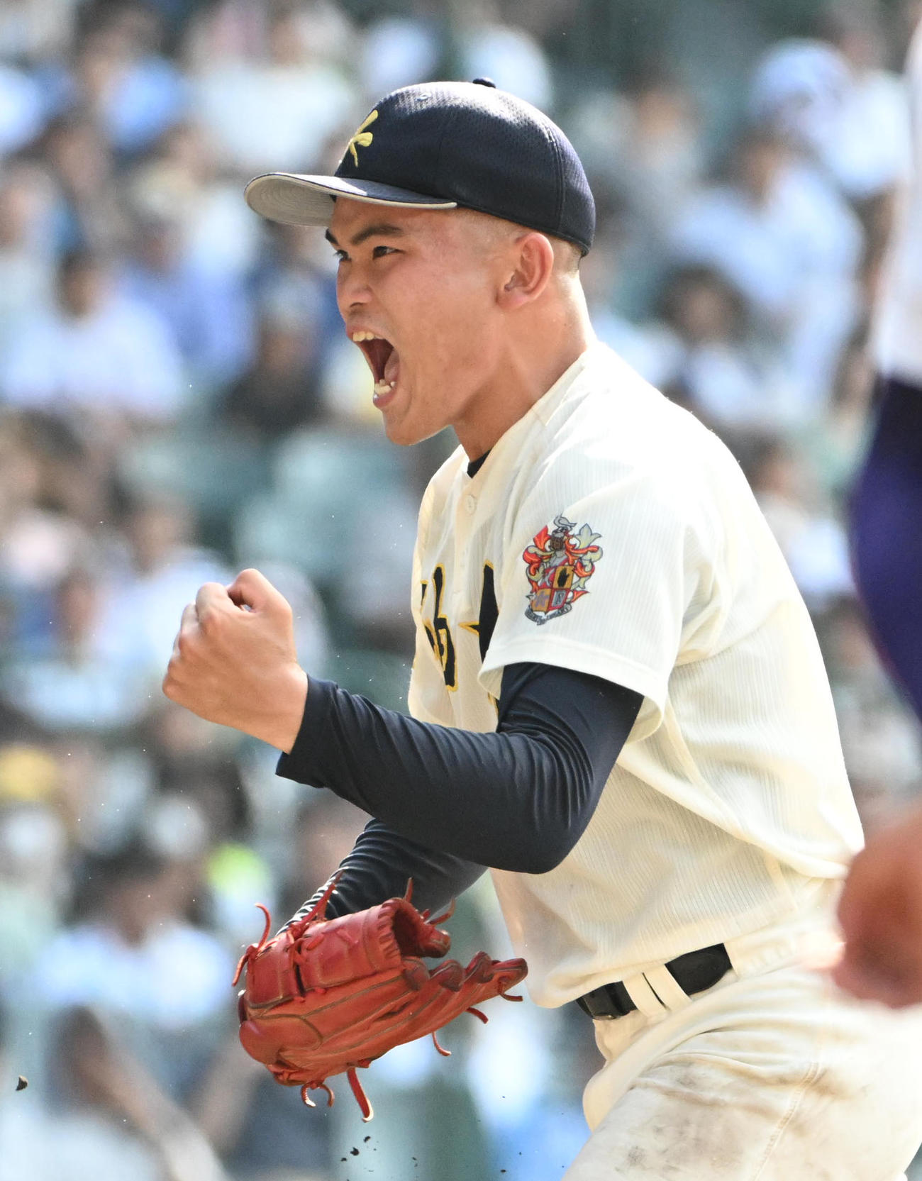 神村学園対関東第一　4回を無失点で抑えガッツポーズをする今村拓未（撮影・石井愛子）