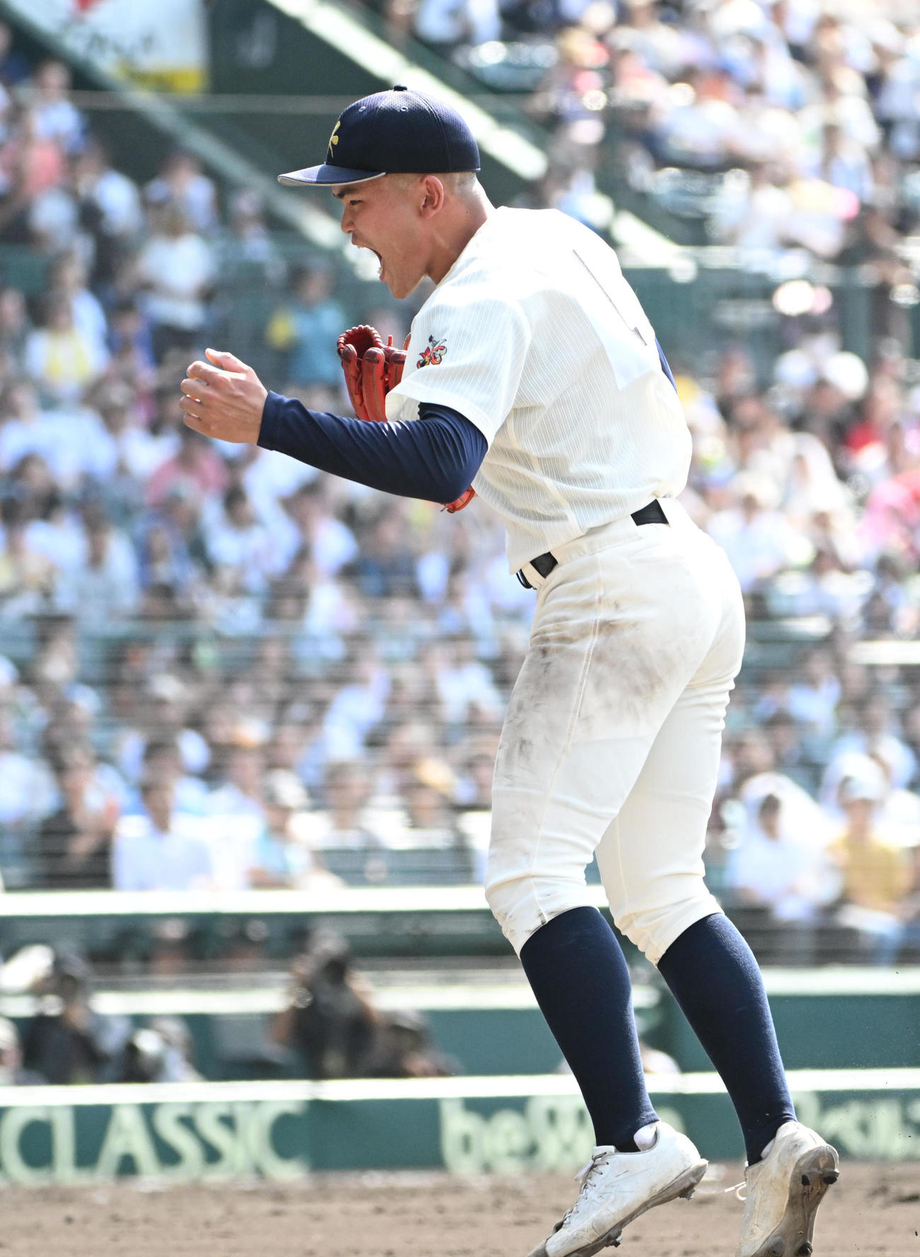 神村学園対関東第一　6回を無失点で抑えガッツポーズをする今村拓未（撮影・石井愛子）
