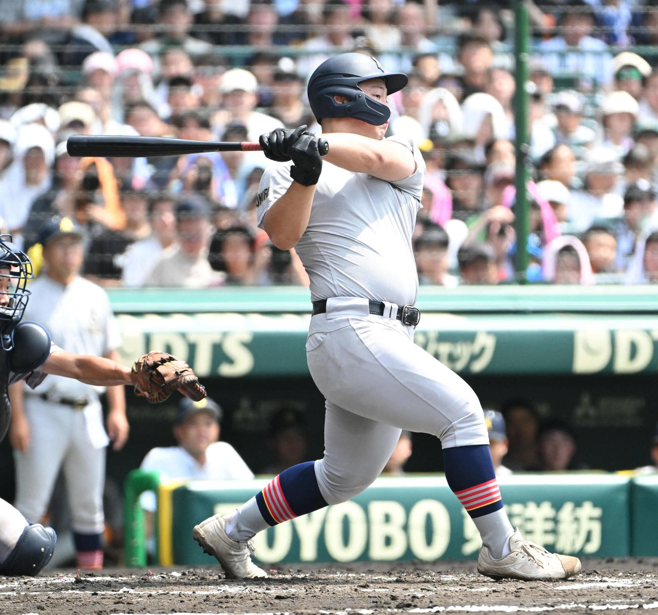 京都国際対青森山田　1回裏青森山田1死一、二塁、原田純希は先制の右適時打を放つ（撮影・石井愛子）