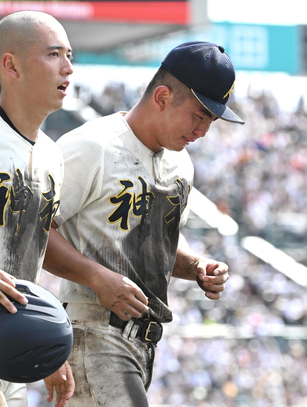 神村学園対関東第一　関東第一に負け悔しがる神村学園・正林輝大（右）（撮影・石井愛子）