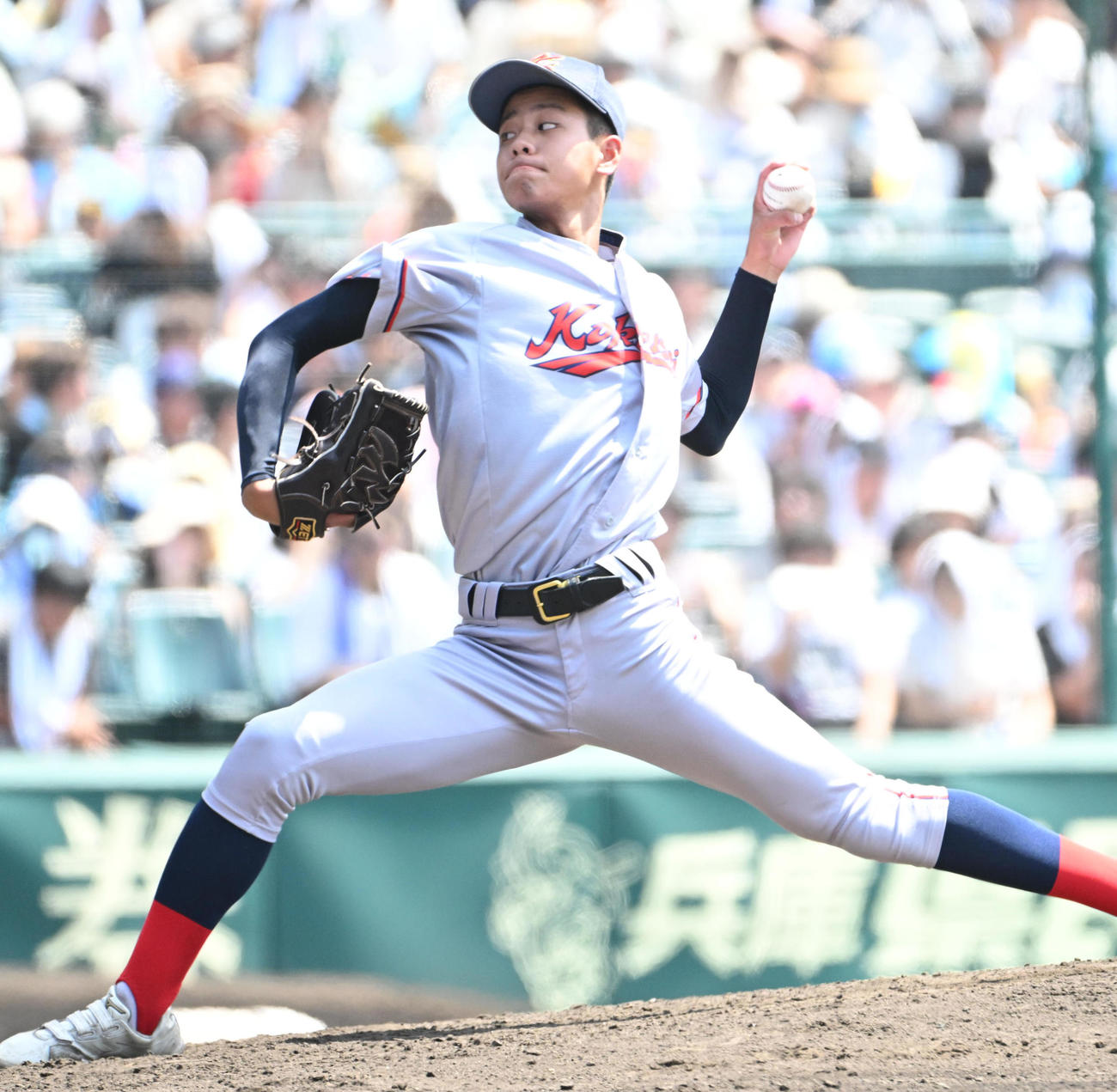 京都国際対青森山田　京都国際2番手の西村一毅（撮影・石井愛子）