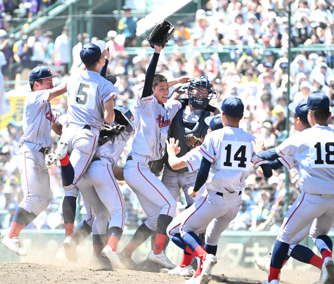 京都国際対関東第一　初優勝を果たした京都国際ナイン（撮影・石井愛子）