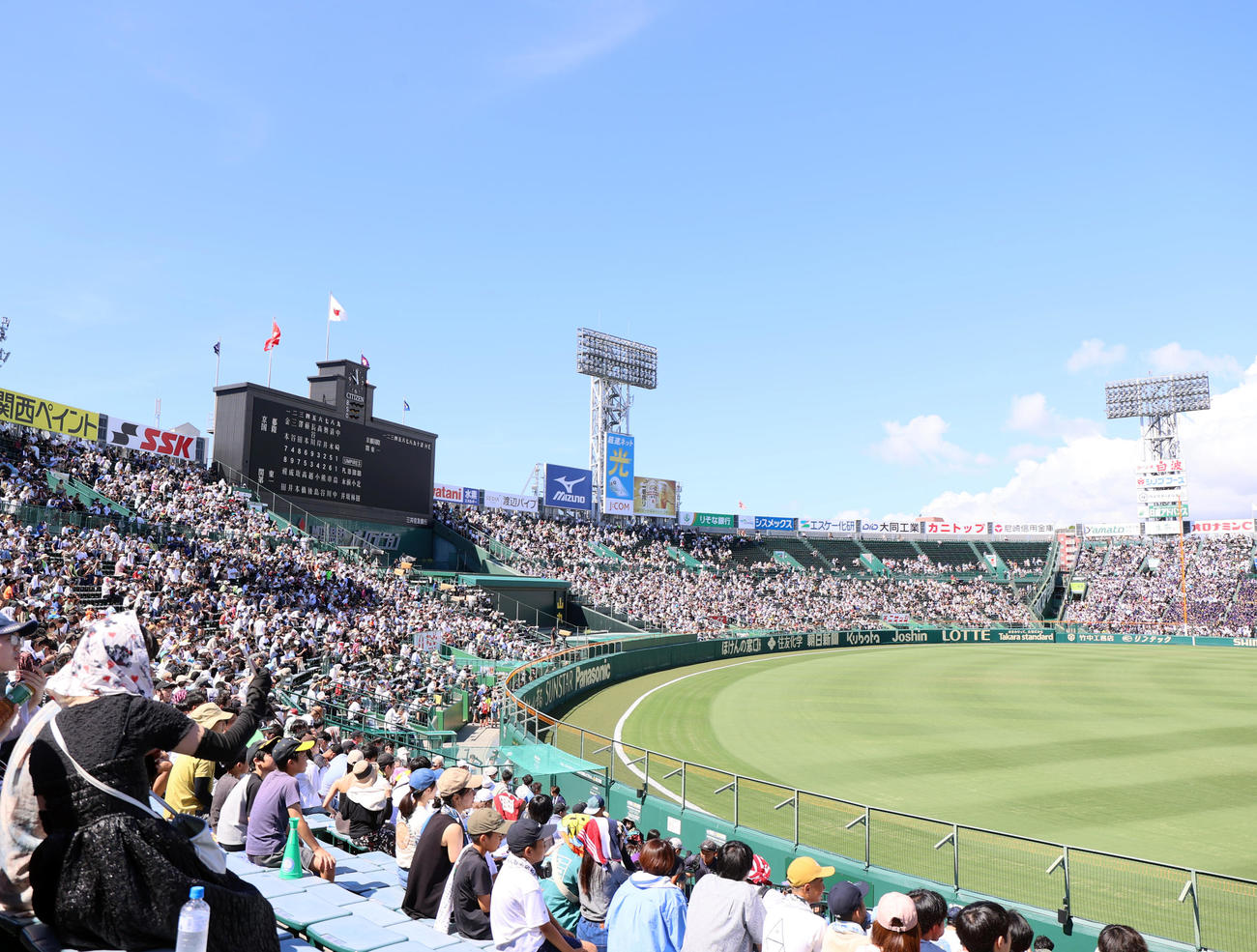 京都国際対関東第一　多くの観客が試合を見守る甲子園球場（撮影・上山淳一）