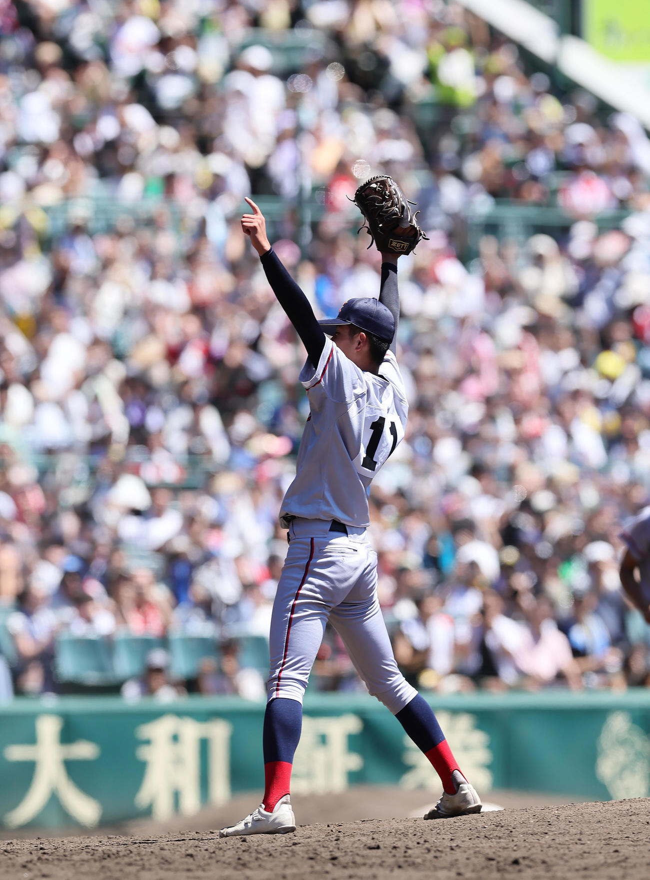 京都国際対関東第一　初優勝を決めガッツポーズする京都国際・西村（撮影・足立雅史）