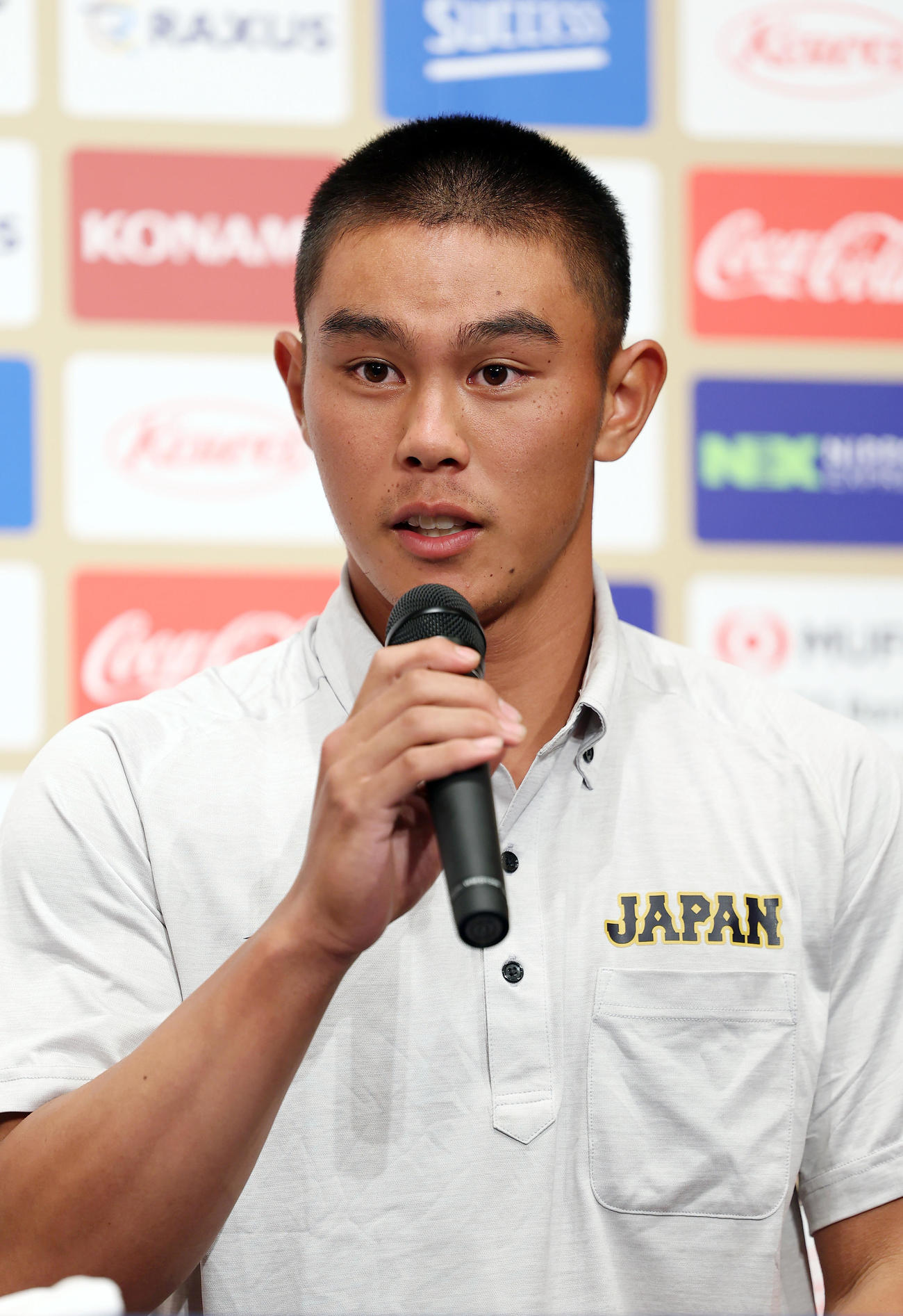 会見に臨むU18日本代表の宇野（撮影・前田充）