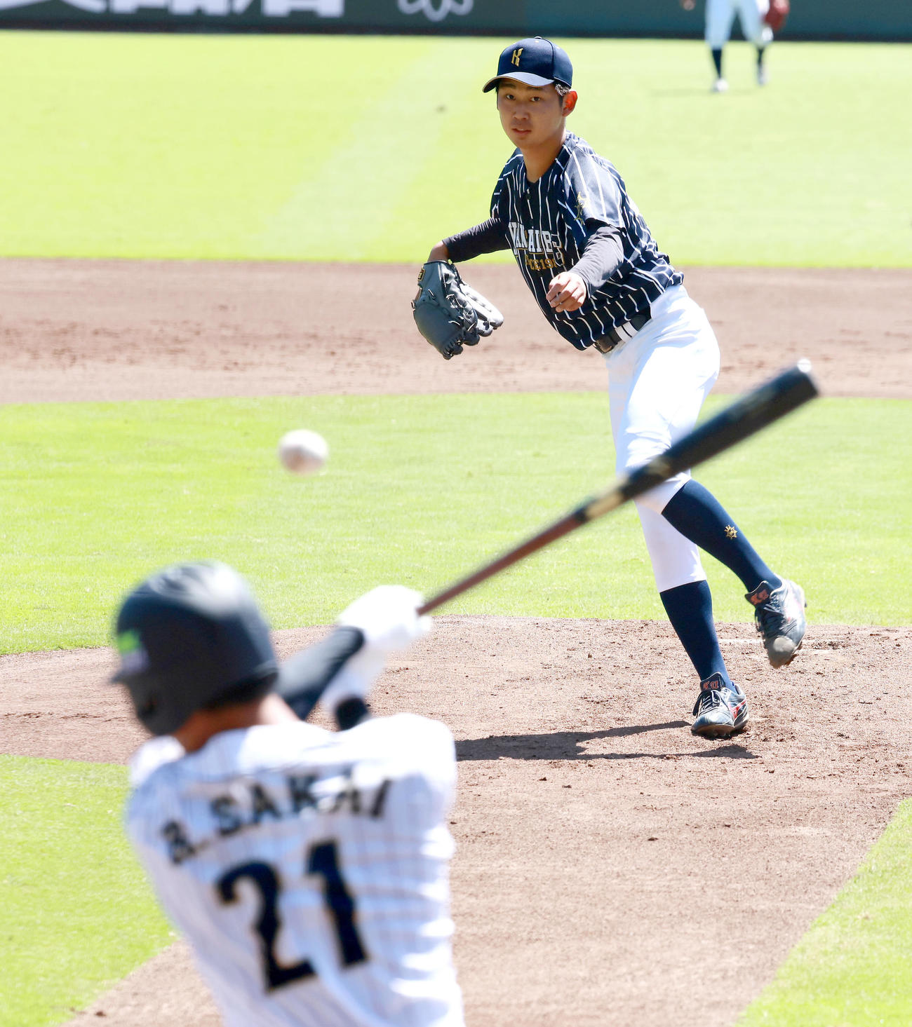 練習試合・U18日本代表対関西学生野球連盟選抜　関西学生野球連盟選抜先発の荒谷（撮影・上山淳一）