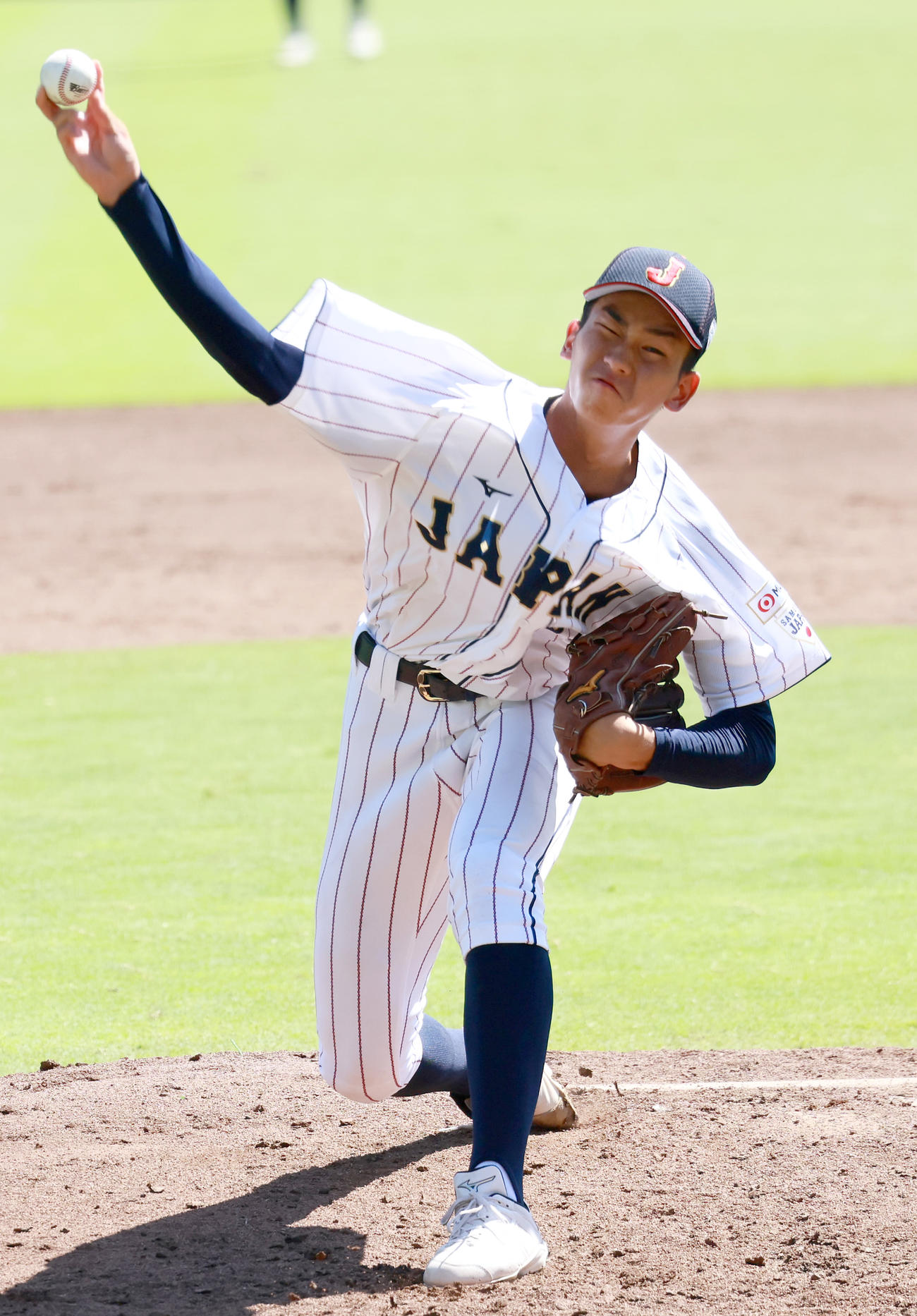 練習試合・U18日本代表対関西学生野球連盟選抜　4回表に登板するU18日本代表・今朝丸（撮影・上山淳一）