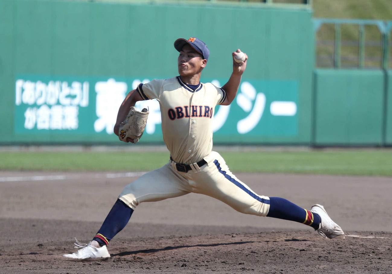6月29日の帯広大谷対帯広農　熱投する帯広農のエース渋谷（撮影・中島洋尚）