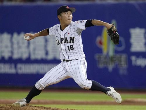 台湾戦に3番手で登板した高尾（共同）