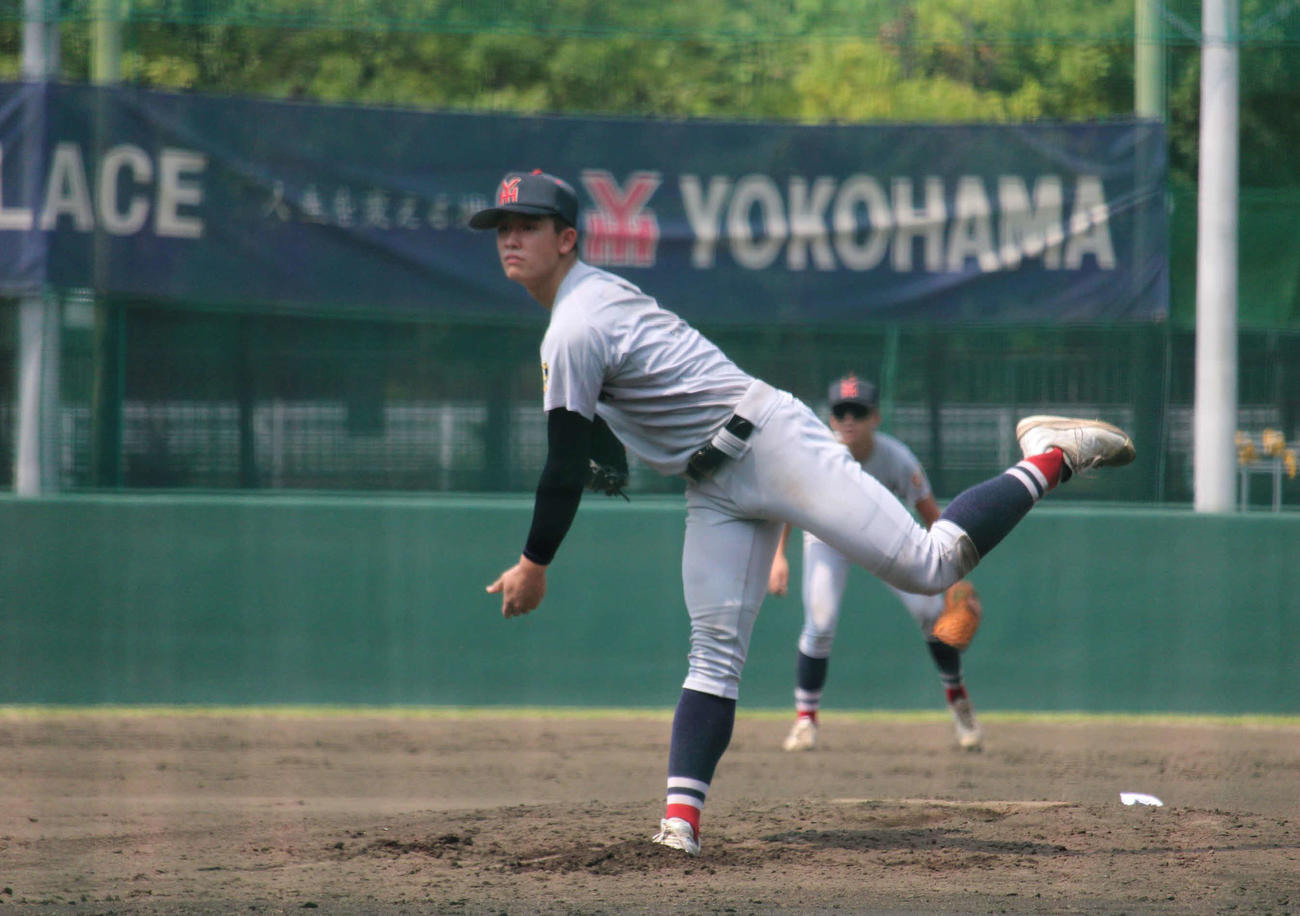 好投した横浜のエース奥村頼人（撮影・金子真仁）