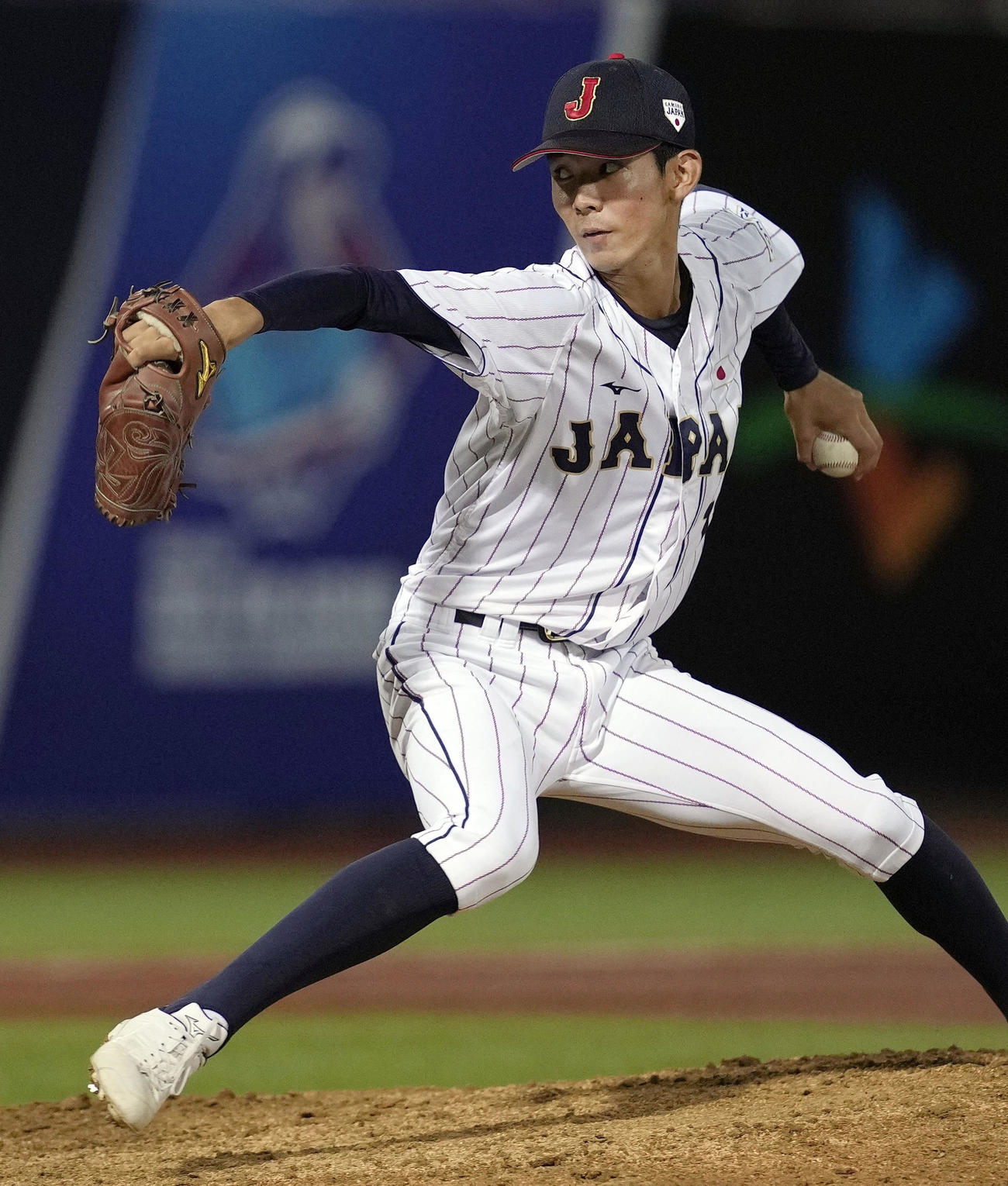 台湾戦に4番手で登板した田崎（共同）