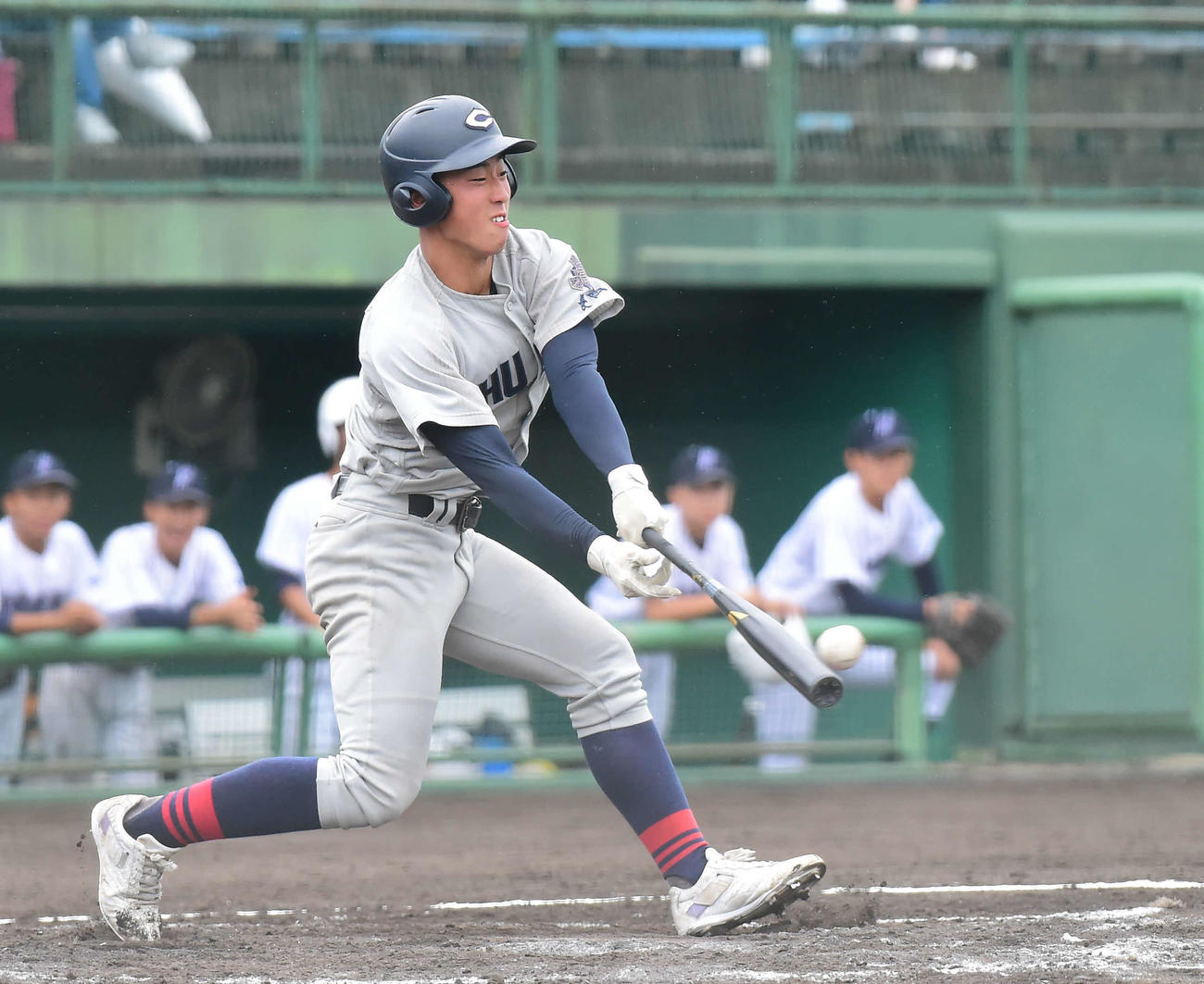 新潟産大付対中越　4回裏中越2死一、三塁、適時左前打を放つ窪田（撮影・大島享也）