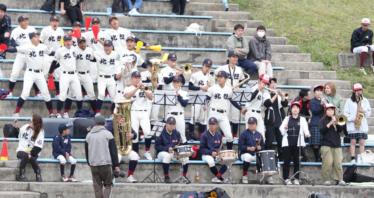 北照対小樽双葉　初登場で逆転勝利に一役買った北照野球部吹奏楽団（撮影・中島洋尚）