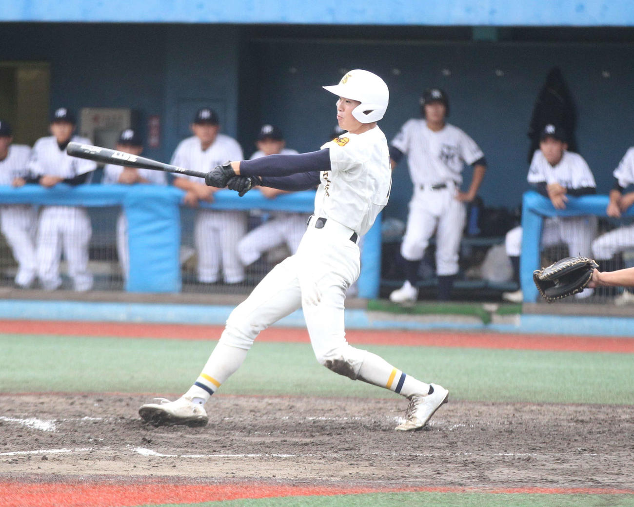 宮城工対仙台南　3回裏、安打を放つ仙台南・辻（撮影・高橋香奈）