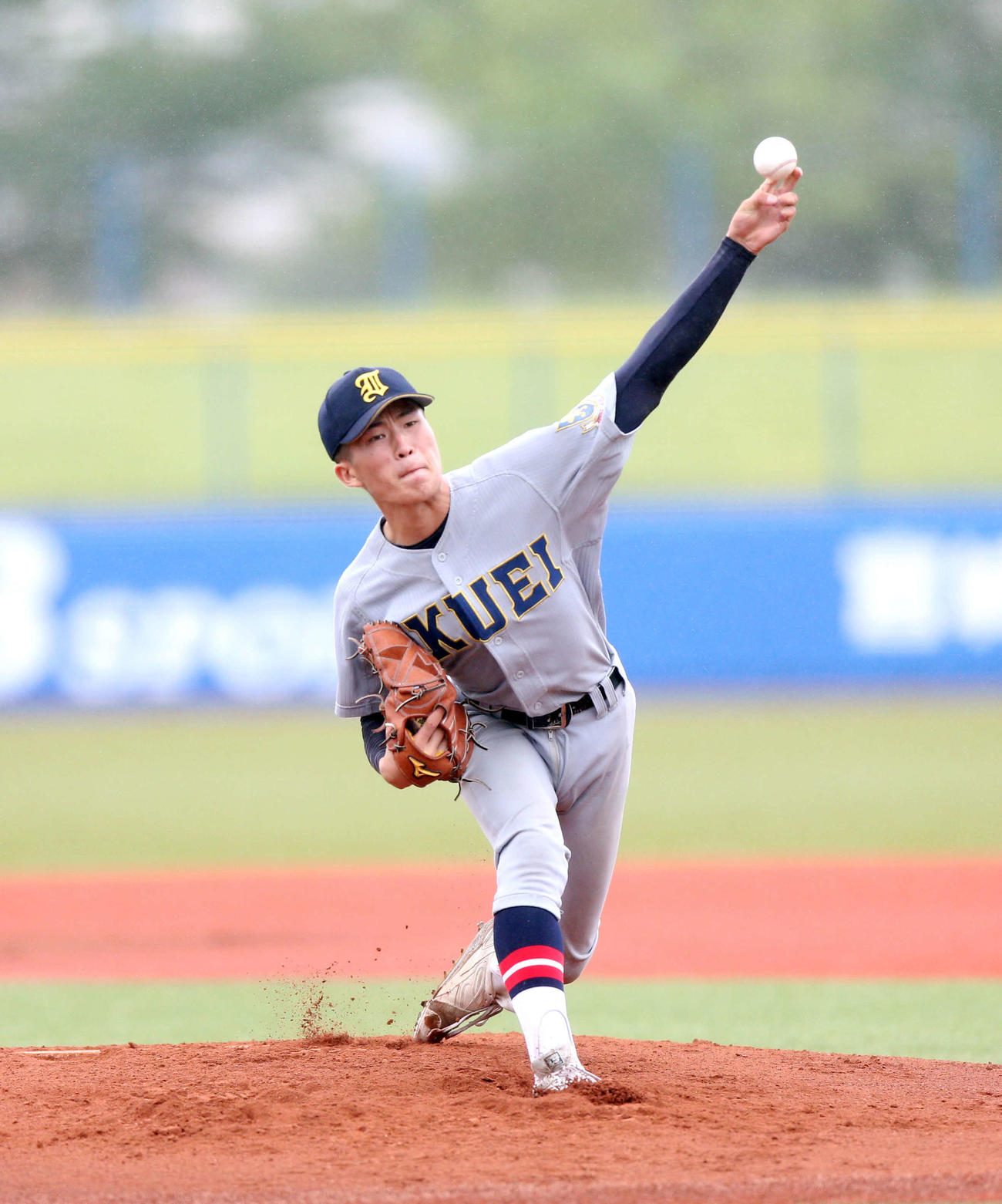 東陵対仙台育英　4安打7奪三振で完封した仙台育英・吉川（撮影・木村有優）