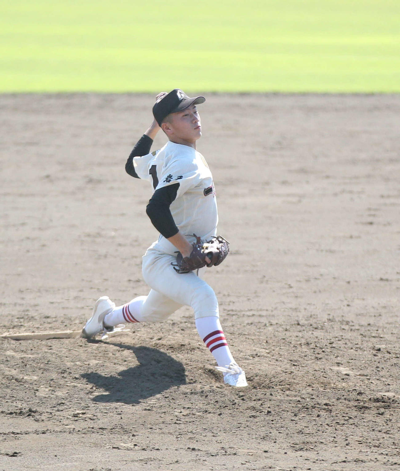9回のマウンドでも力を振り絞る一関学院・佐々木（撮影・高橋香奈）