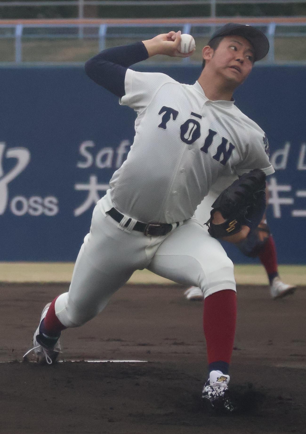 八尾対大阪桐蔭　大阪桐蔭先発の森（撮影・塚本光）