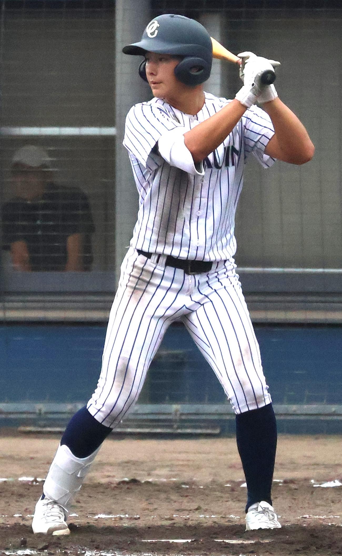 東大阪大柏原対大院大高　4打数2安打2打点と活躍した大院大高の鶴丸（撮影・塚本光）