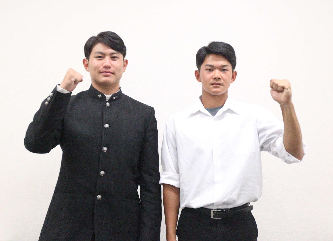 初戦で対戦する学法石川・大栄（左）と久慈・宇部（撮影・高橋香奈）