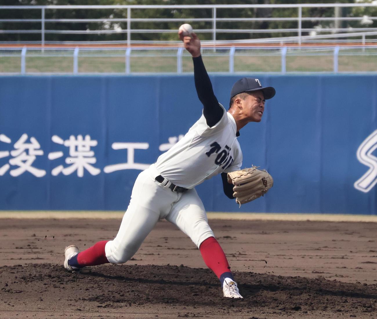 大院大高対大阪桐蔭　大阪桐蔭先発の中野（撮影・塚本光）