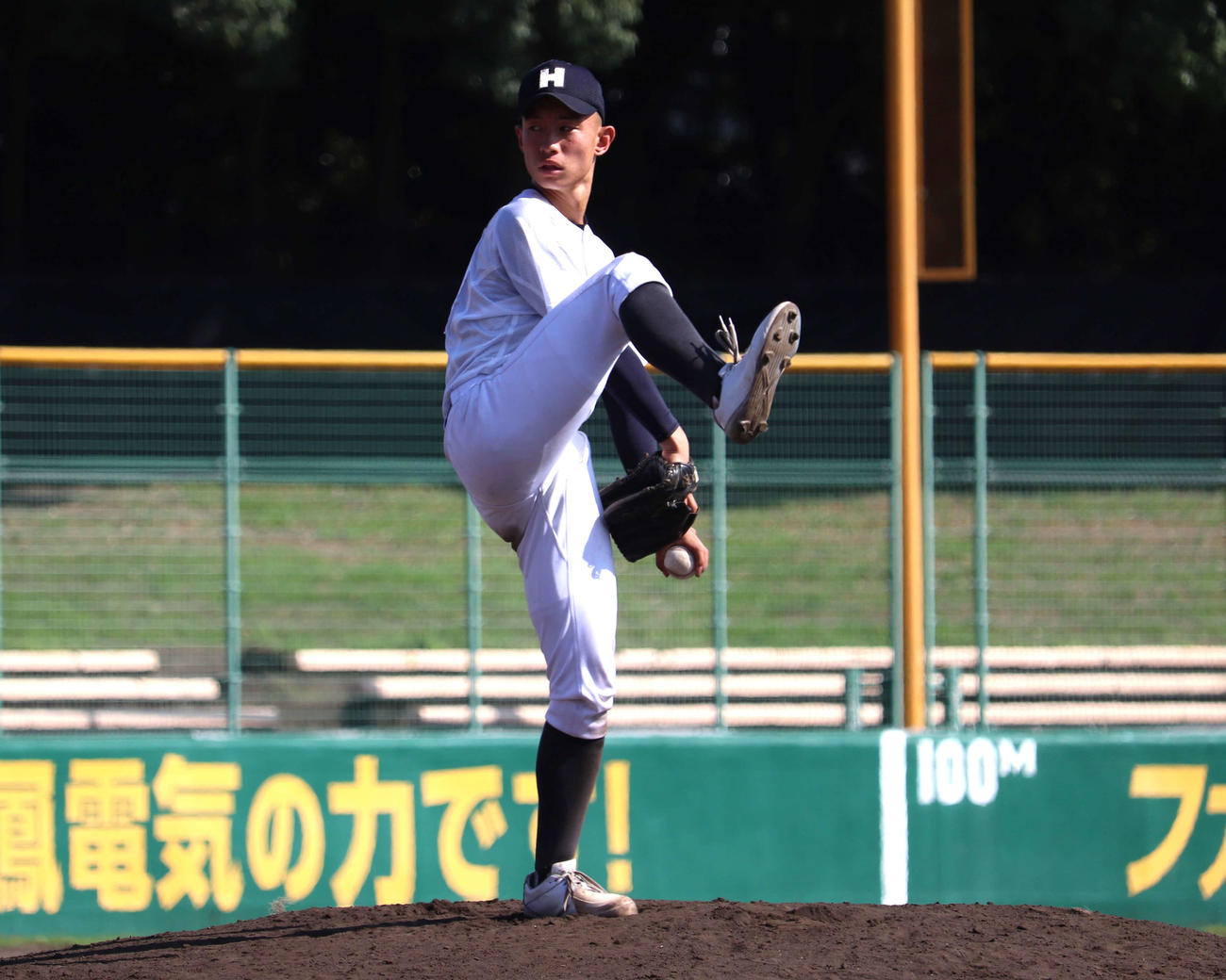 立命館宇治との京都大会決勝　先発した、龍谷大平安・山本
