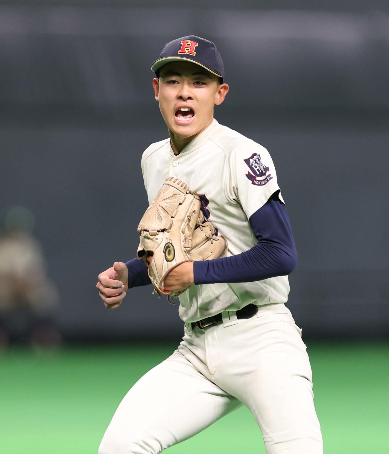 北照対帯広工　4回表、無失点に抑え叫ぶ上野（撮影・黒川智章）