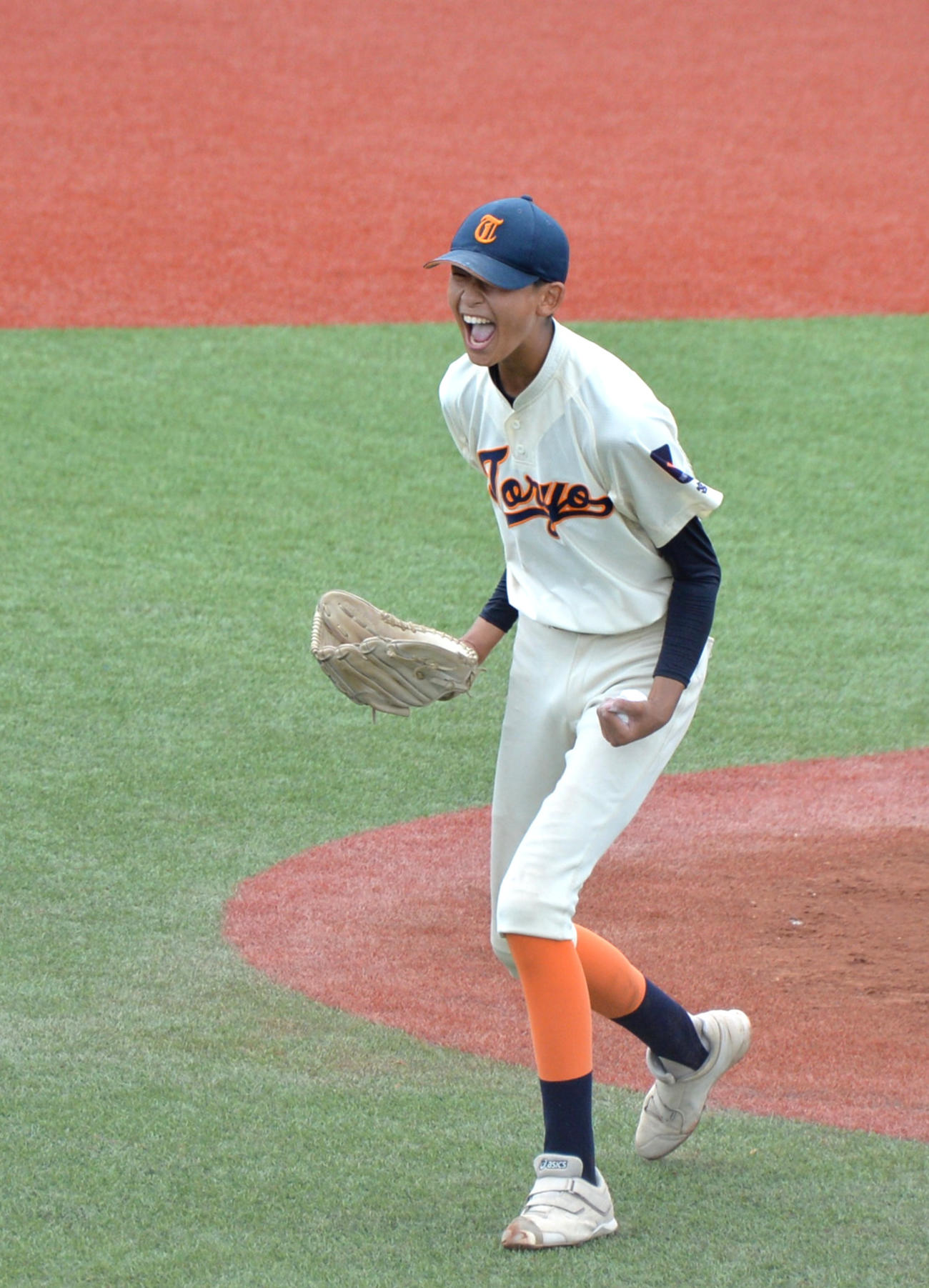 23年秋季宮城大会準々決勝の仙台育英制で1失点完投勝利の東陵・熊谷太雅は雄たけびを上げる
