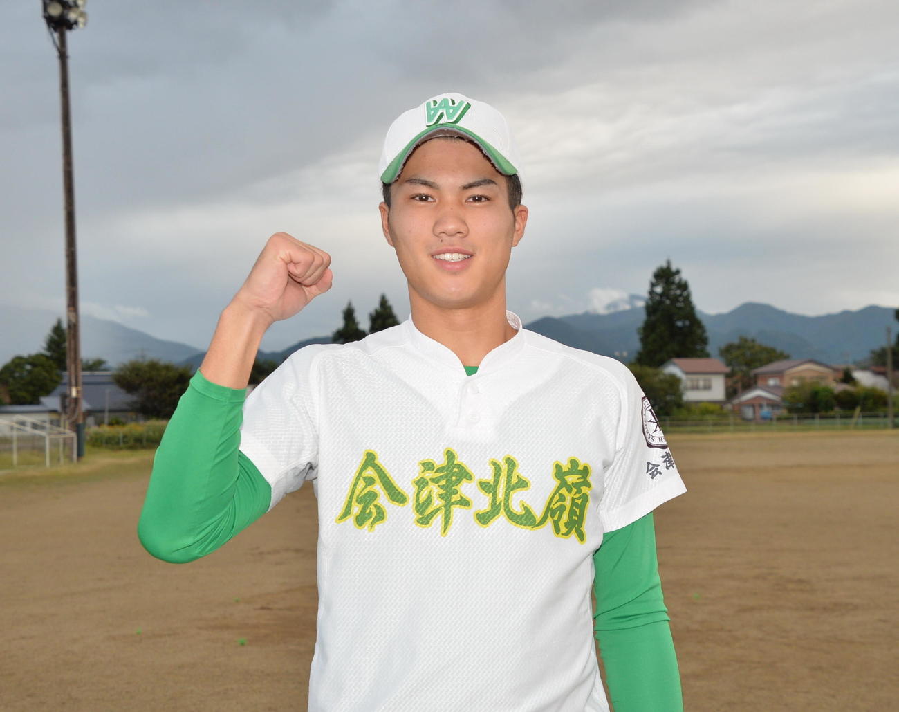 吉報を待つ会津北嶺・渡辺（撮影・浜本神威）