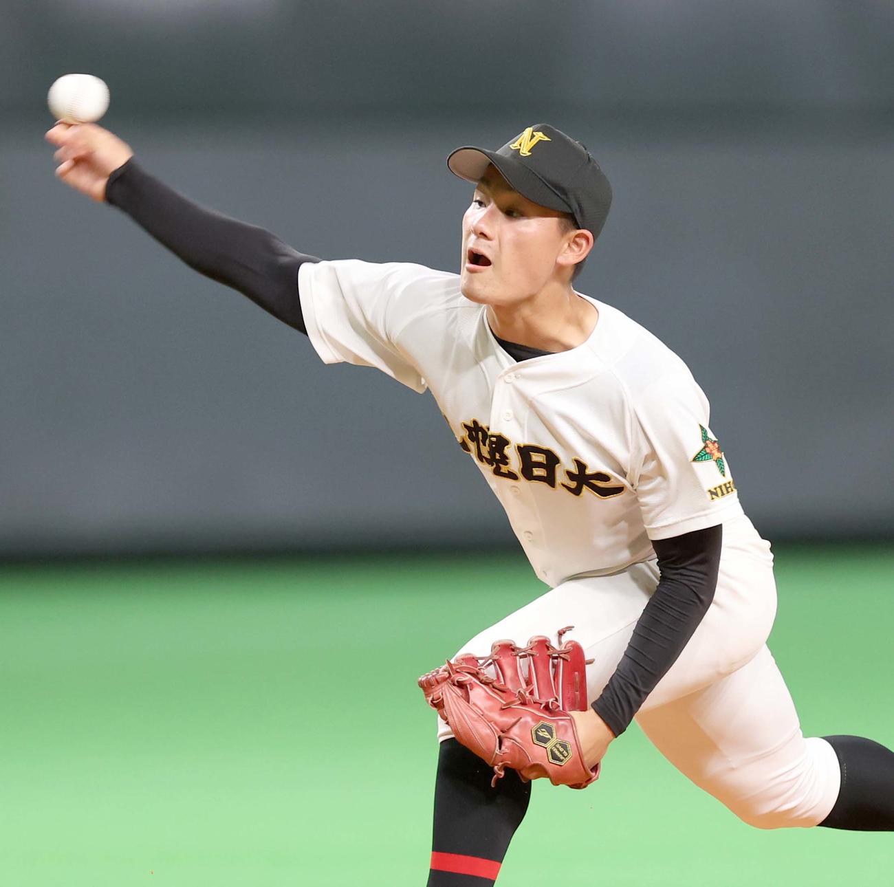 札幌日大対北星学園大付　2回途中から登板し無失点に抑える札幌日大・島田（撮影・黒川智章）