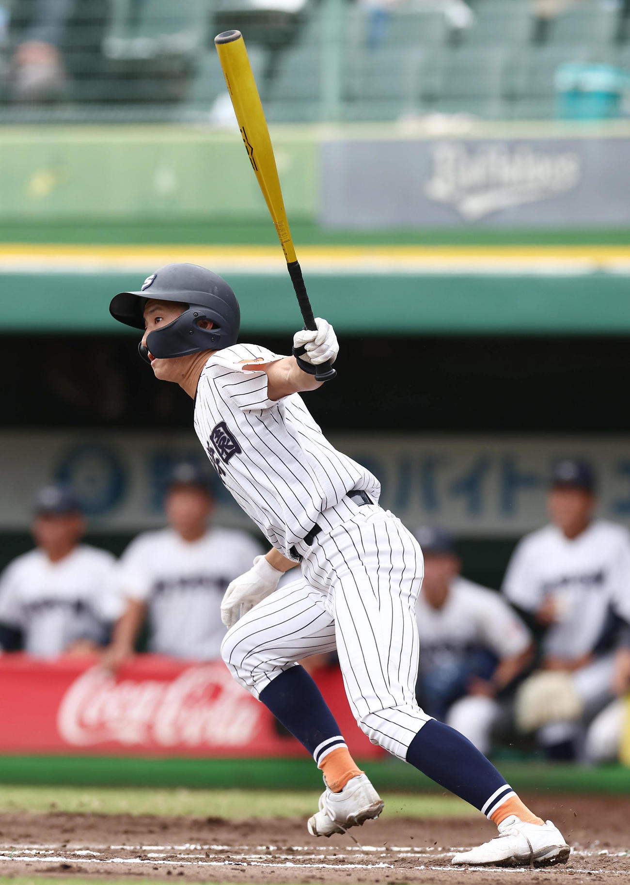 滋賀学園対大阪桐蔭　6回表滋賀学園2死満塁、勝ち越しの左前適時打を放つ藤本（撮影・前田充）