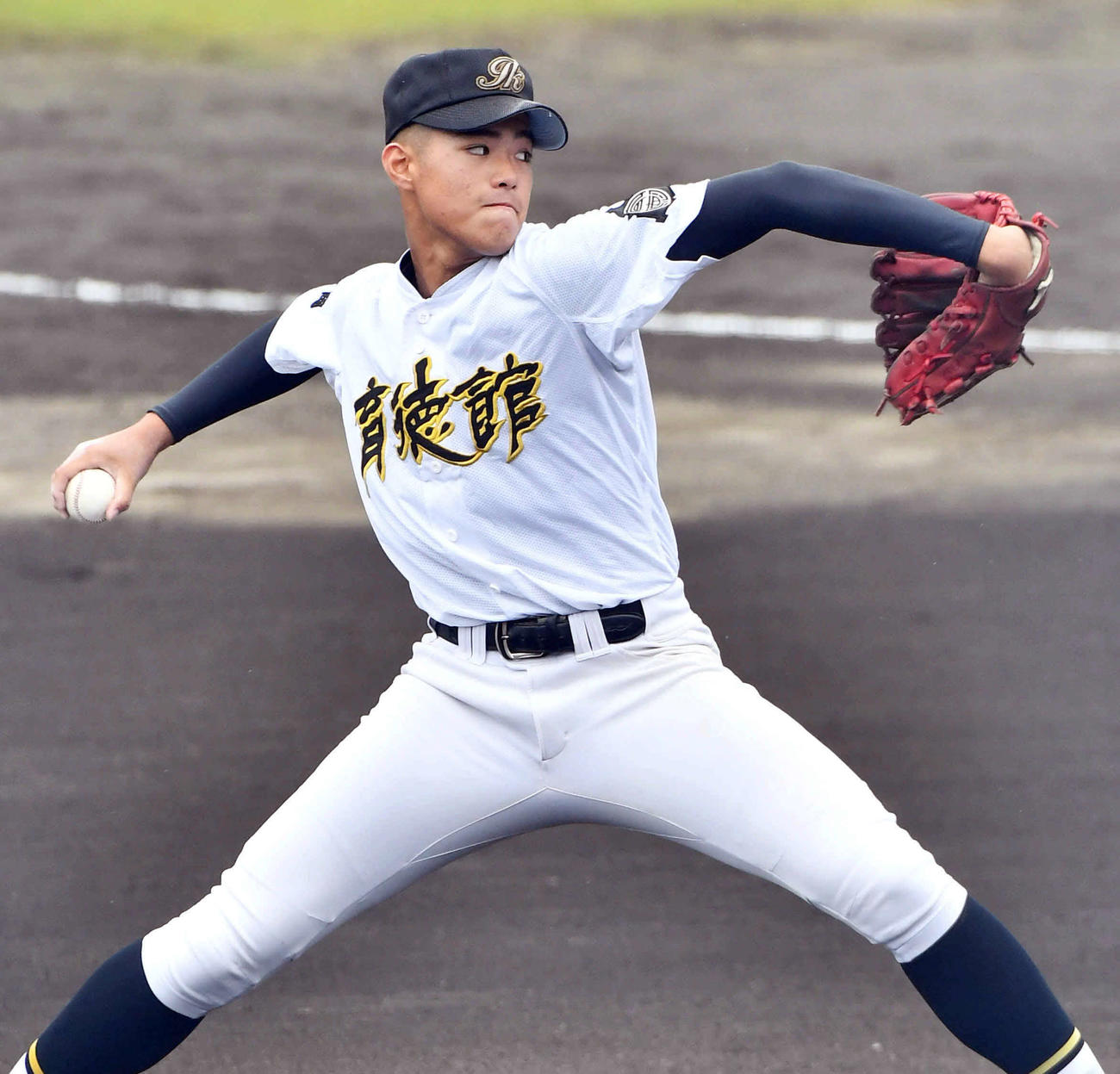 日南学園対育徳館　育徳館先発の島（撮影・岩下翔太）