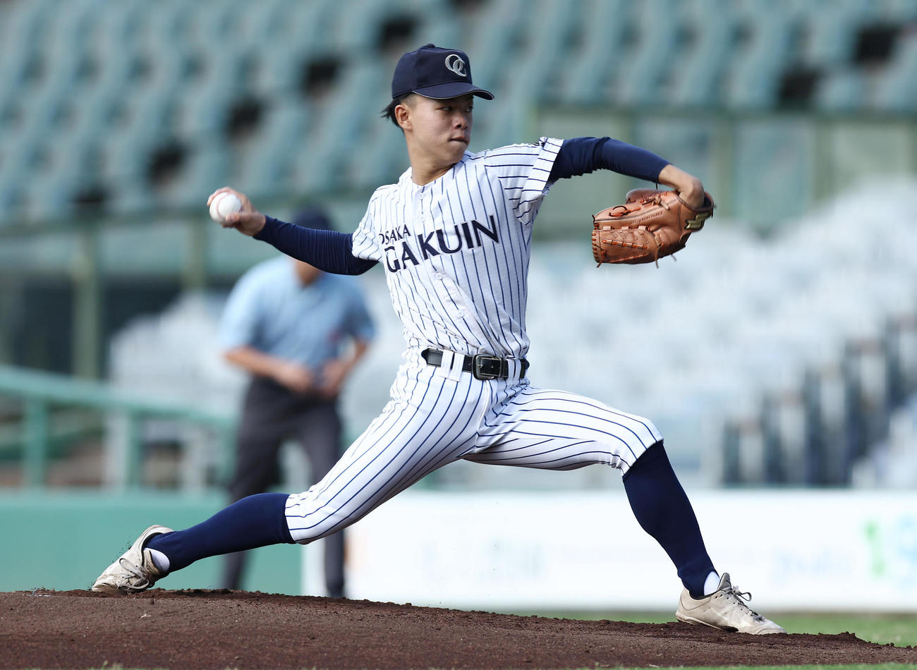 東洋大姫路対大院大高　力投する大院大高先発の下條（撮影・前田充）