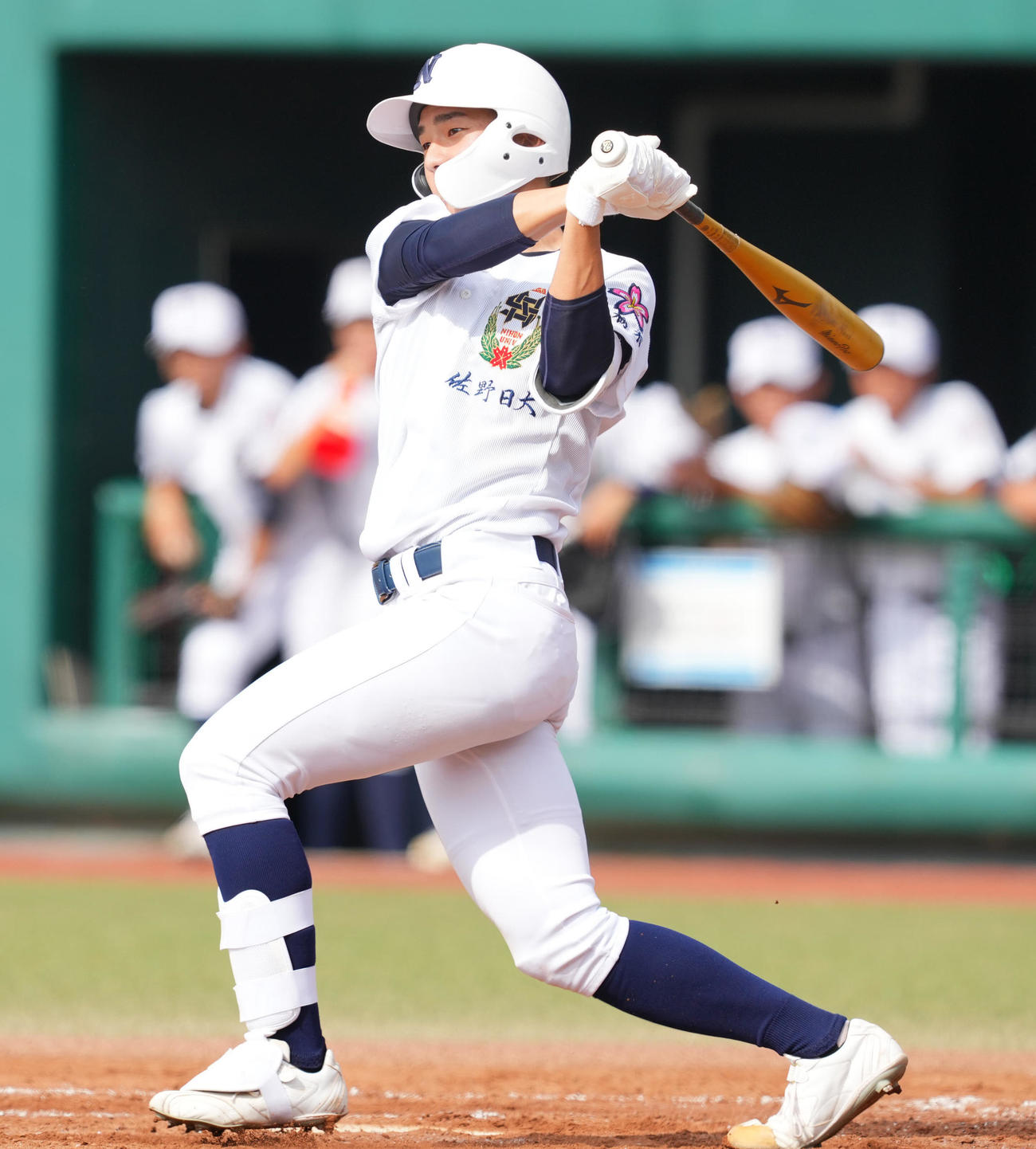 平塚学園対佐日大　3回裏佐野日大2死二、三塁、適時二塁打を放つ和栗（撮影・垰建太）