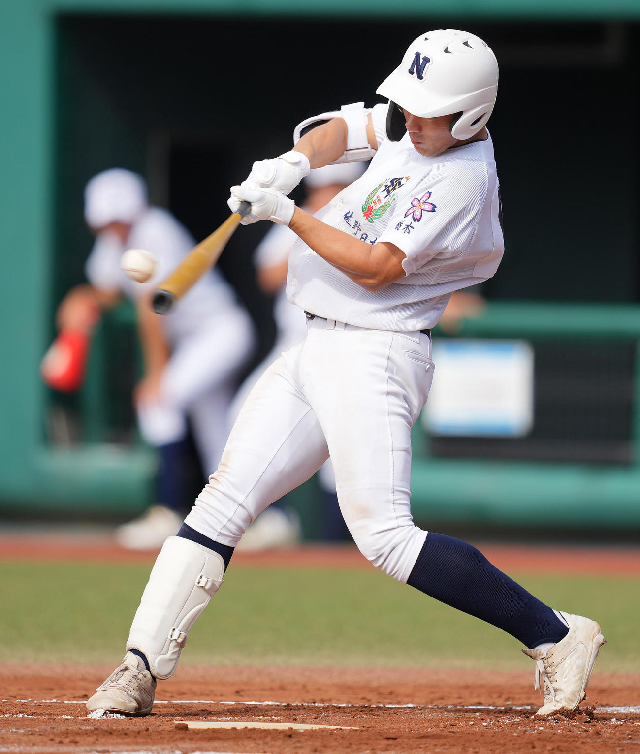 平塚学園対佐野日大　1回裏佐野日大無死、右前打を放つ井上（撮影・垰建太）