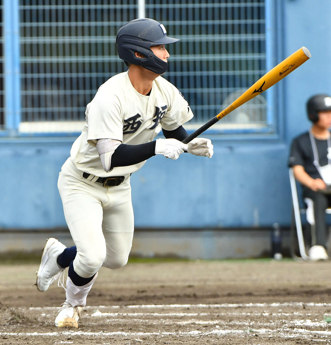 西日本短大付対聖心ウルスラ　2回表西日本短大付1死満塁、中野は先制の左越え3点適時三塁打を放つ（撮影・岩下翔太）