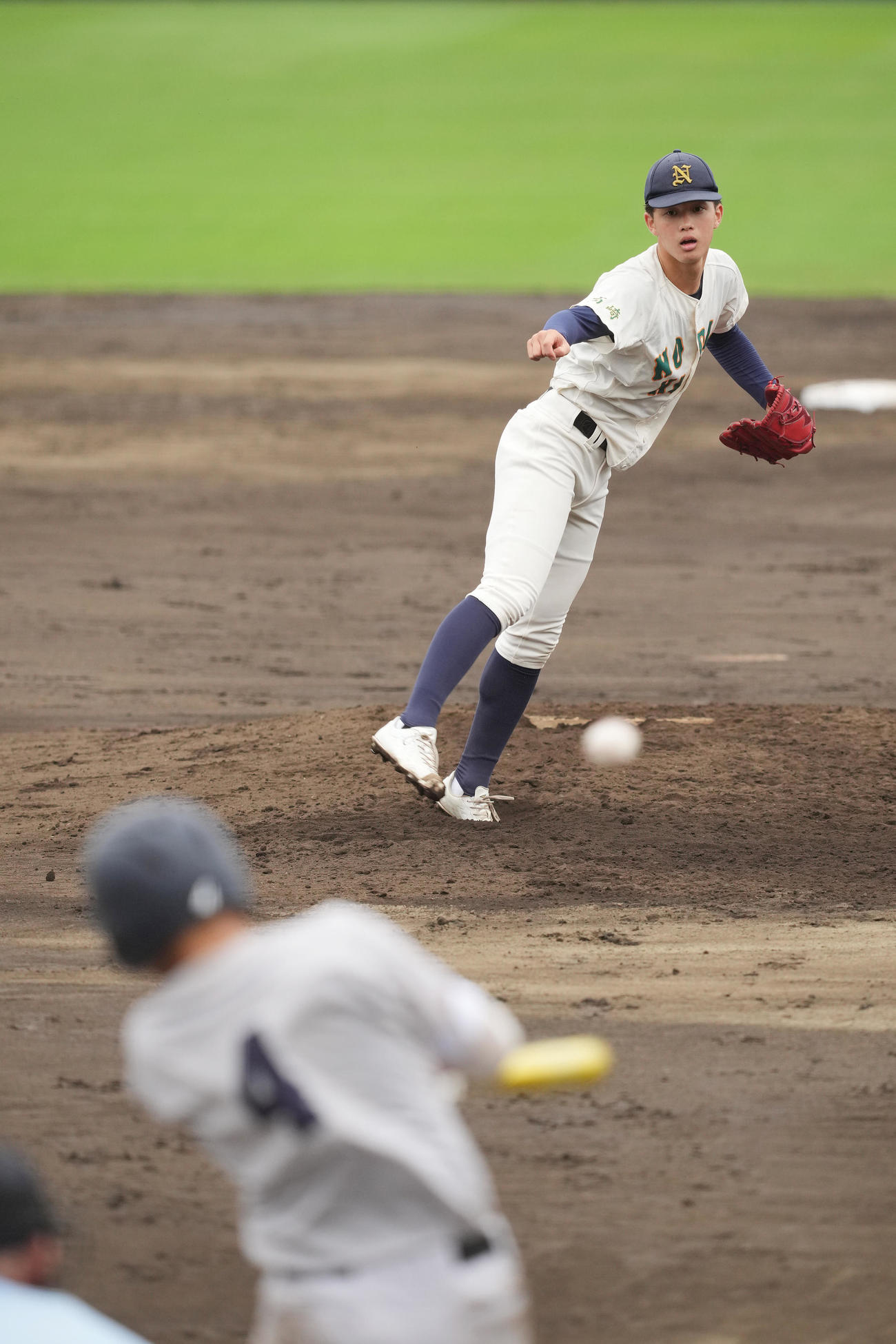 東農大二対横浜　6回裏横浜2死一、二塁、奥村に適時二塁打を許す山田（撮影・垰建太）