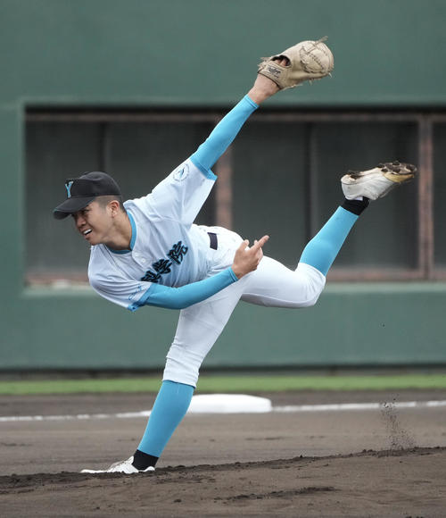 千葉黎明対山梨学院　山梨学院先発の藤田（撮影・足立雅史）