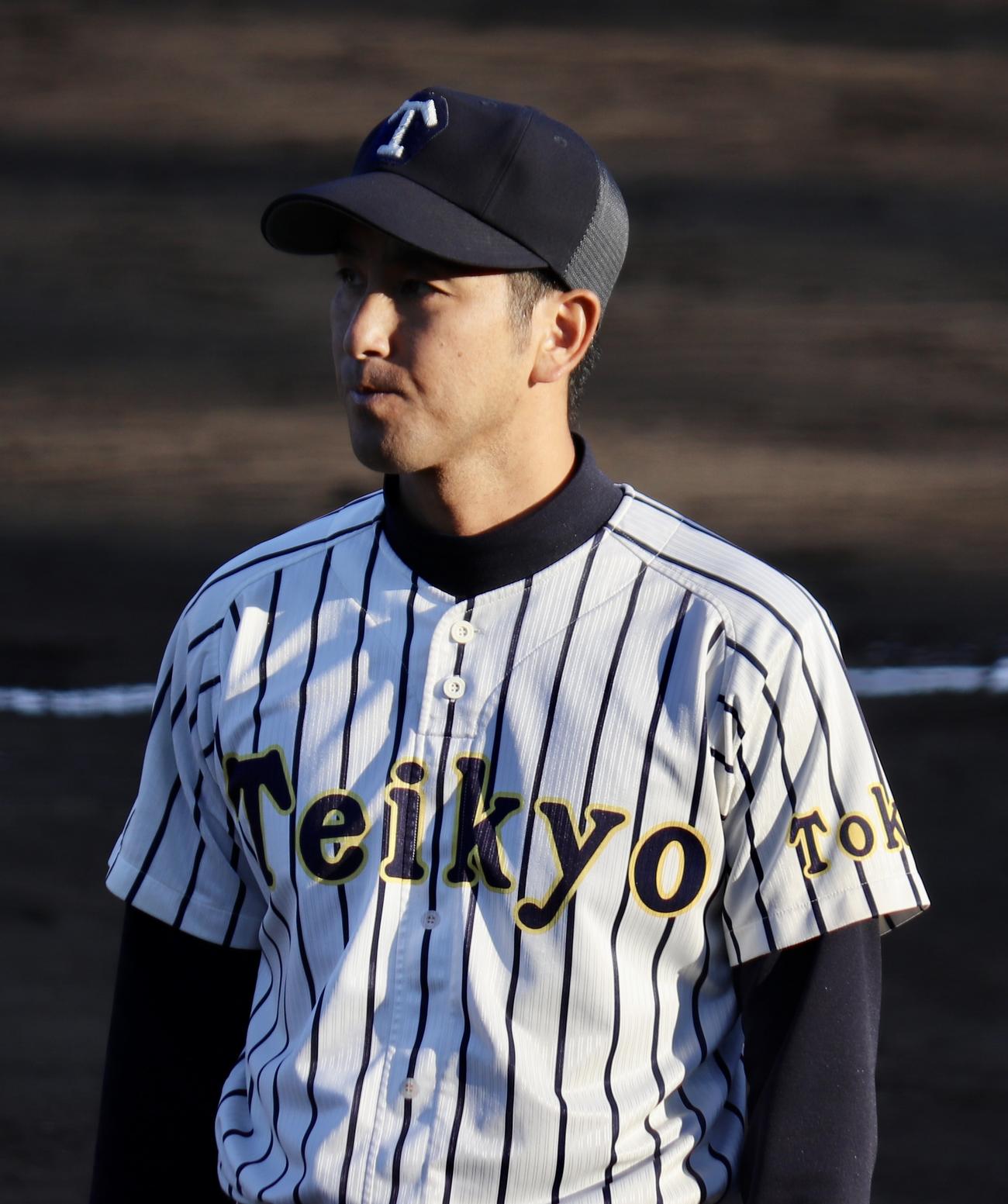 帝京対二松学舎大付　センバツが絶望的となり厳しい表情の帝京・金田監督(撮影・黒須亮)
