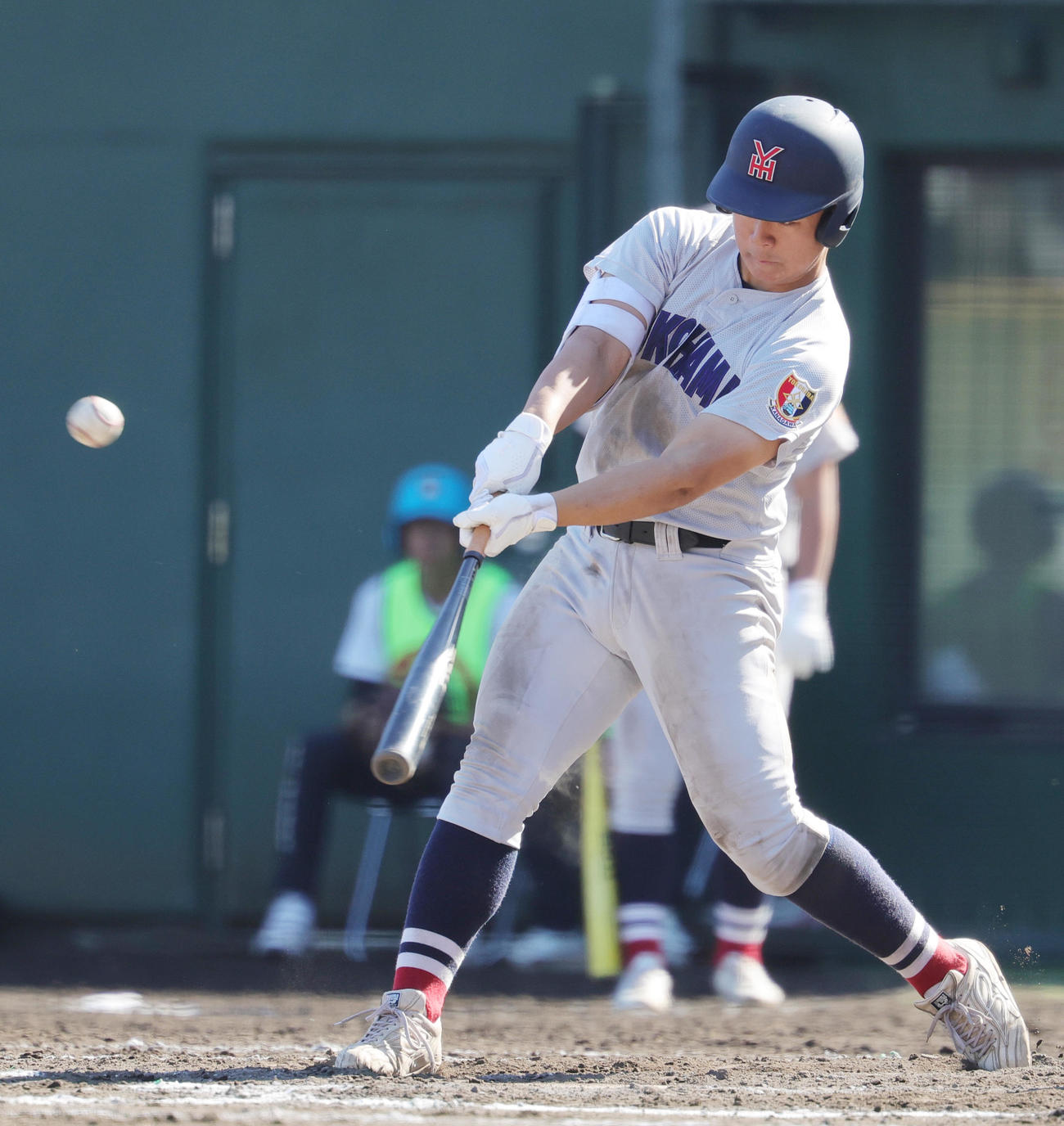 健大高崎対横浜　7回裏横浜2死三塁、適時二塁打を放つ為永（撮影・野上伸悟）