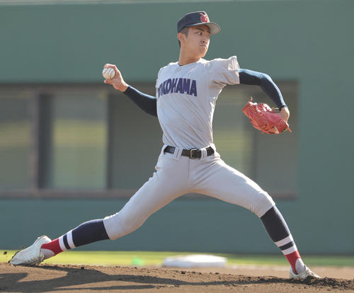 健大高崎対横浜　横浜先発の織田（撮影・野上伸悟）