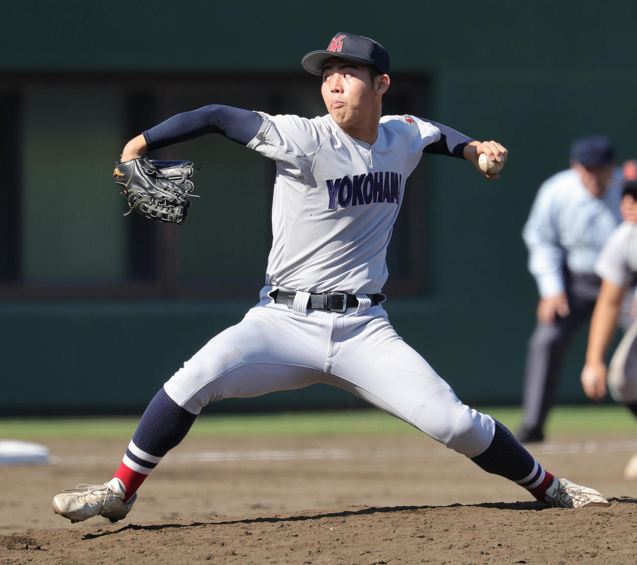 健大高崎対横浜　力投する横浜・片山（撮影・野上伸悟）