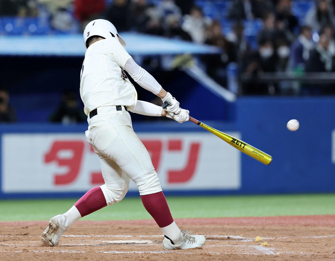 早実対二松学舎大付　3回表早実1死満塁、国光は左前適時打を放つ（撮影・鈴木正人）