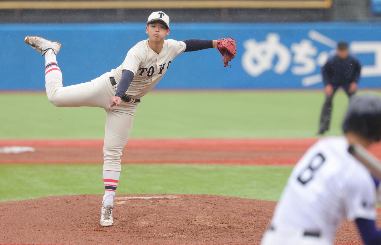 聖光学院対東洋大姫路　聖光学院対東洋大姫路　東洋大姫路先発の阪下（撮影・野上伸悟）