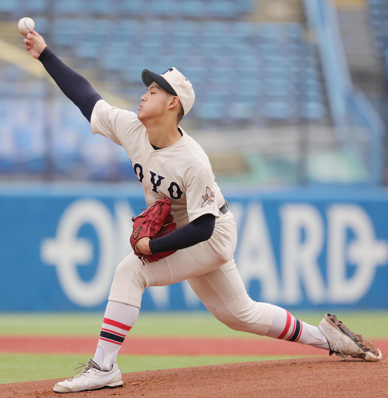 聖光学院対東洋大姫路　聖光学院対東洋大姫路　東洋大姫路・先発の阪下（撮影・野上伸悟）