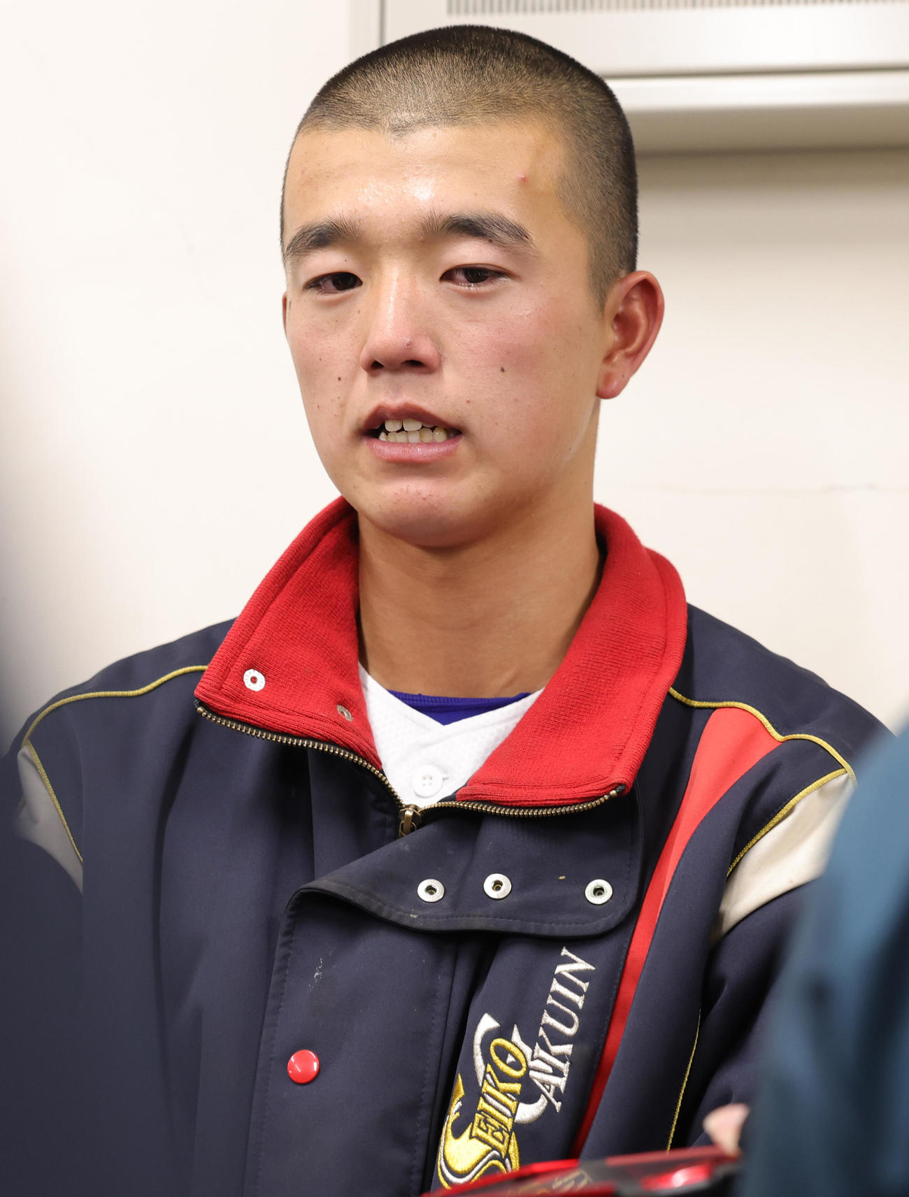 聖光学院対東洋大姫路　コールド負けを喫し取材対応する聖光学院・竹内主将（撮影・野上伸悟）