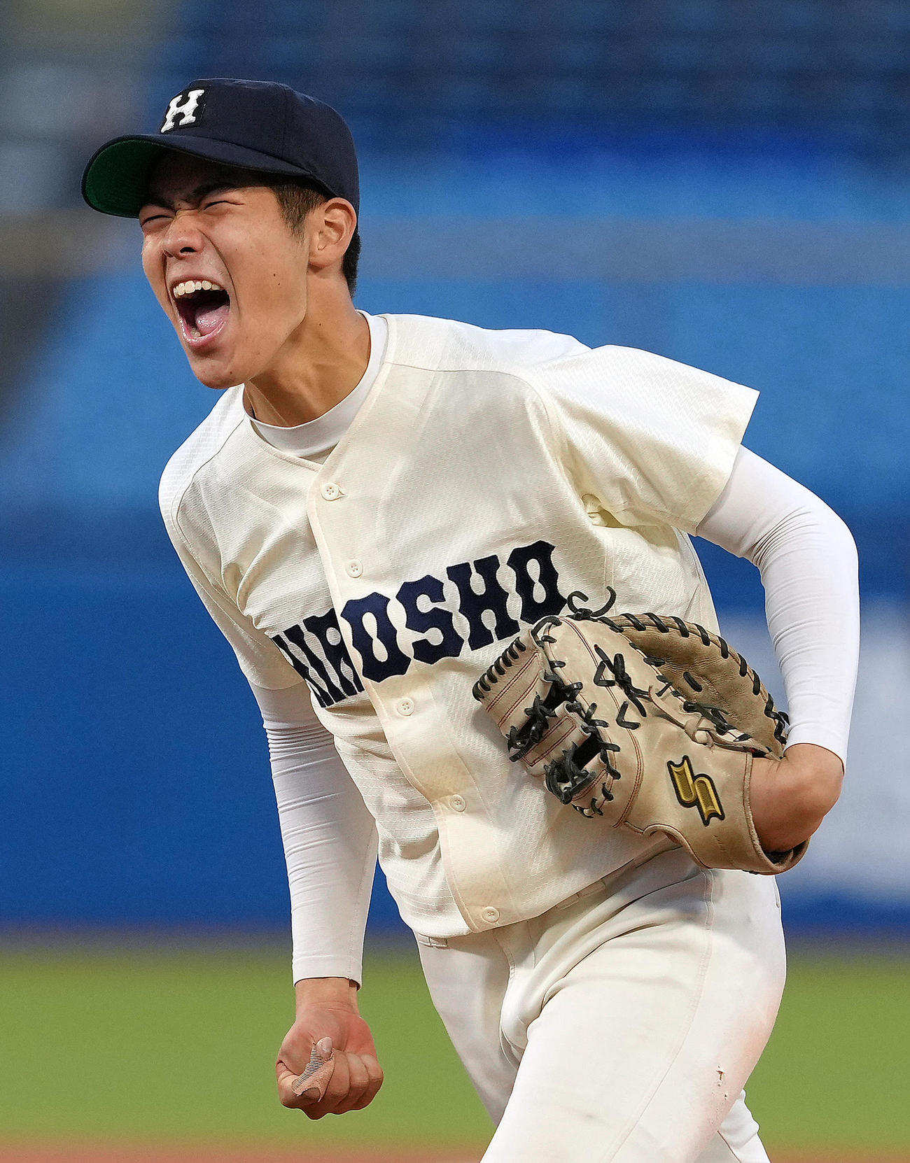 広島商対敦賀気比　敦賀気比に勝利しガッツポーズする広島商・小田（撮影・足立雅史）