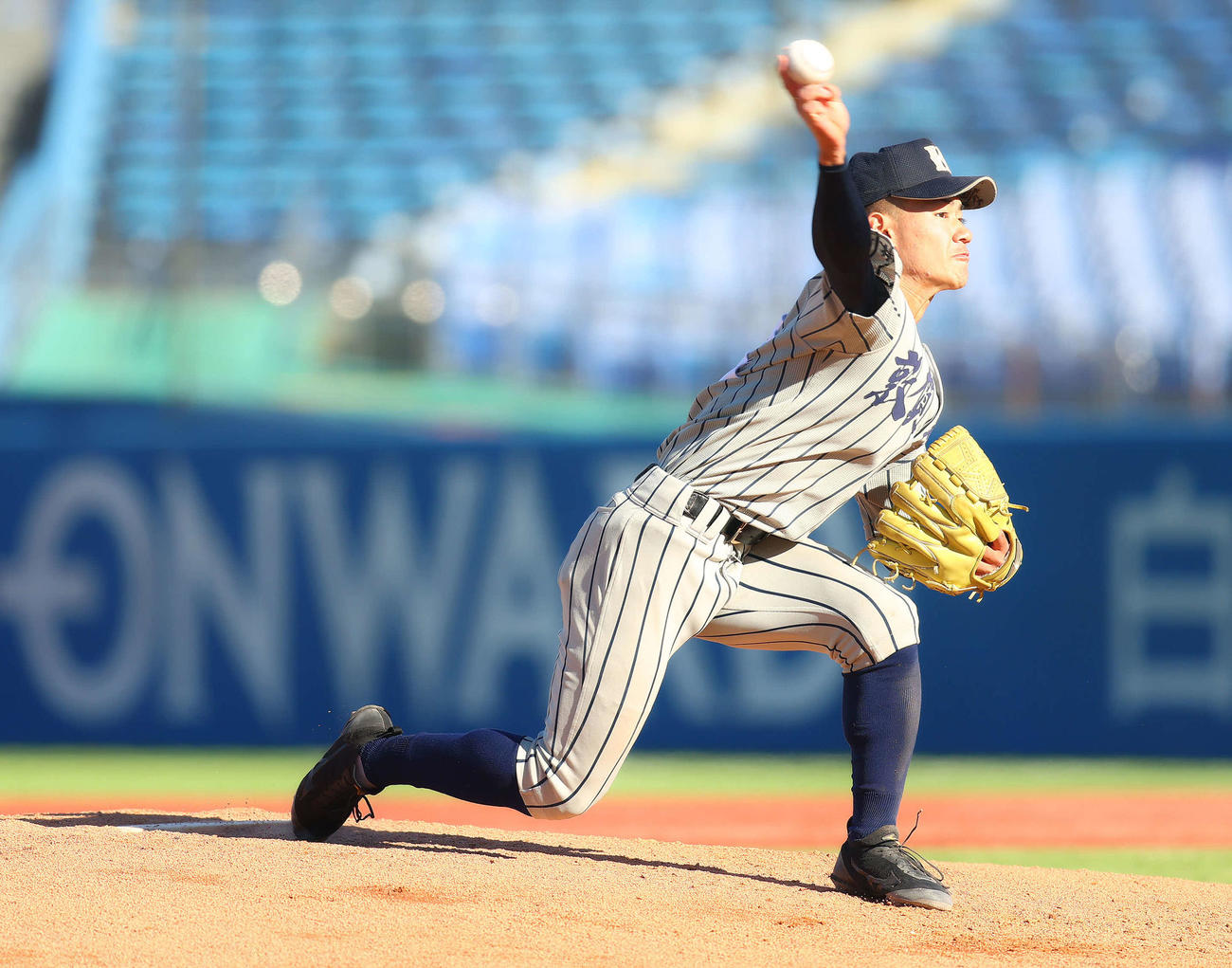 広島商対敦賀気比　先発登板する敦賀気比・岡部（撮影・河田真司）
