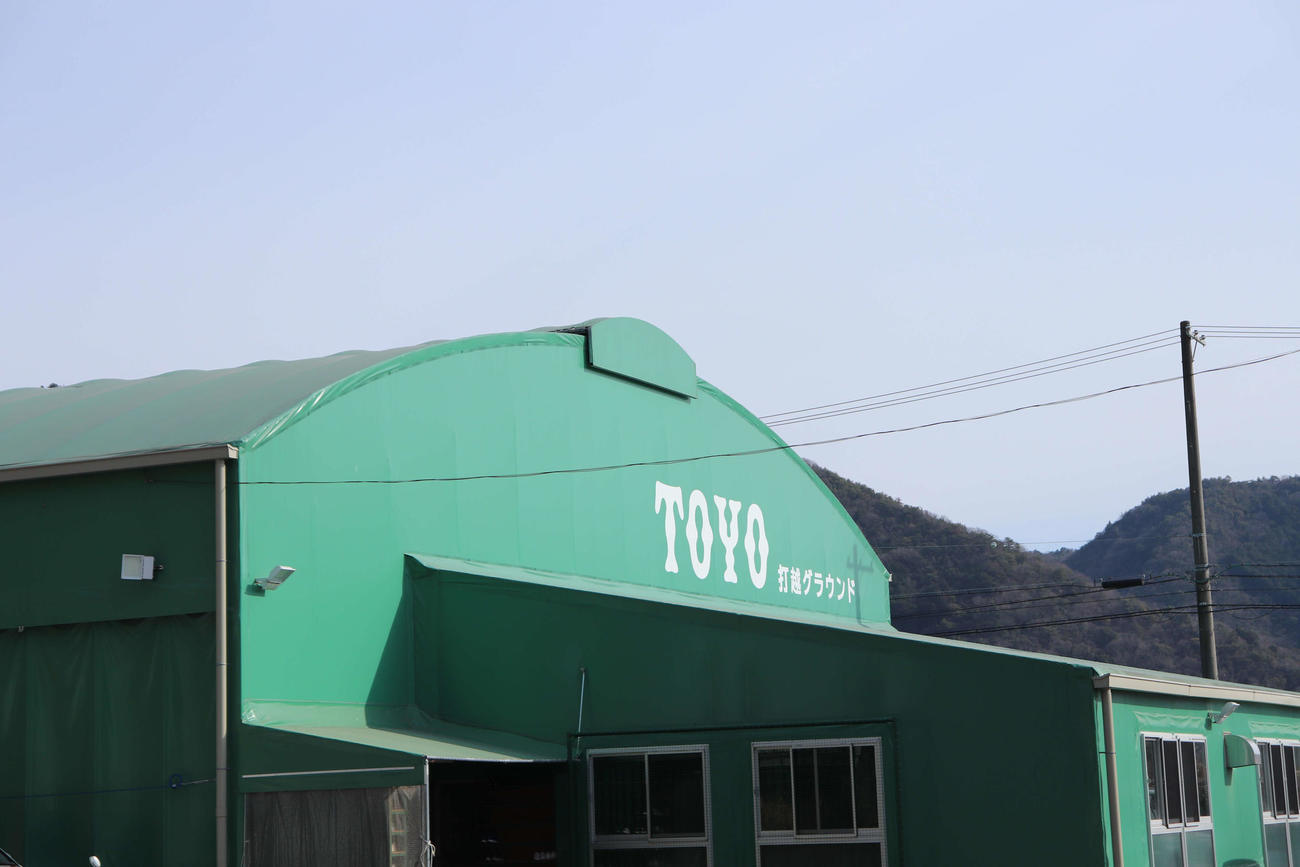22年6月にできあがった、東洋大姫路の室内練習場（撮影・中島麗）